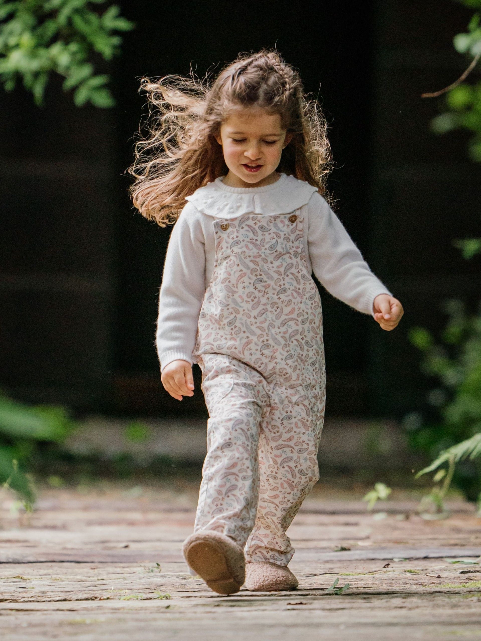 Wedoble Bedruckte Cornucopia-Latzhose | WINTERLIEBE