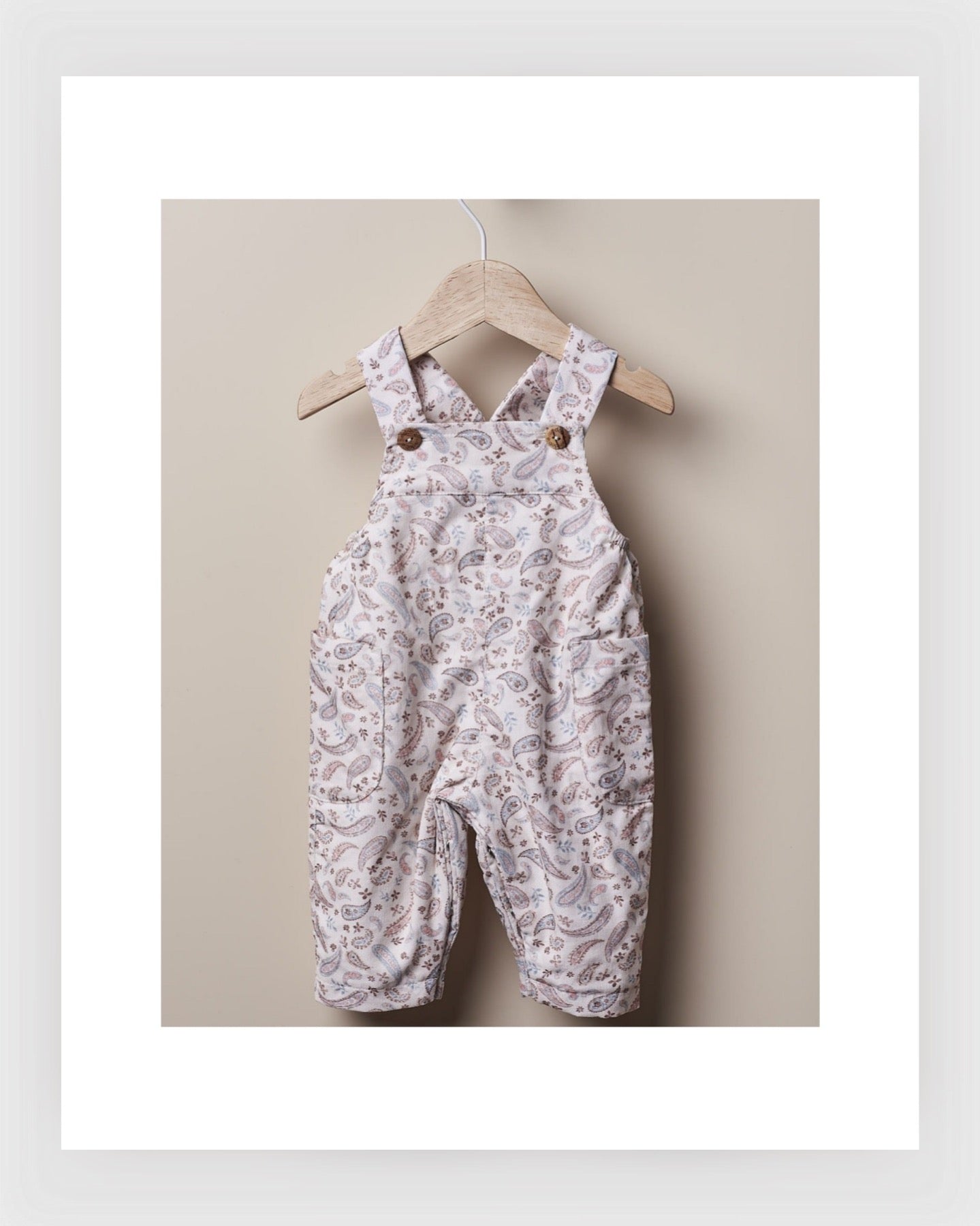 Wedoble Bedruckte Cornucopia-Latzhose | WINTERLIEBE