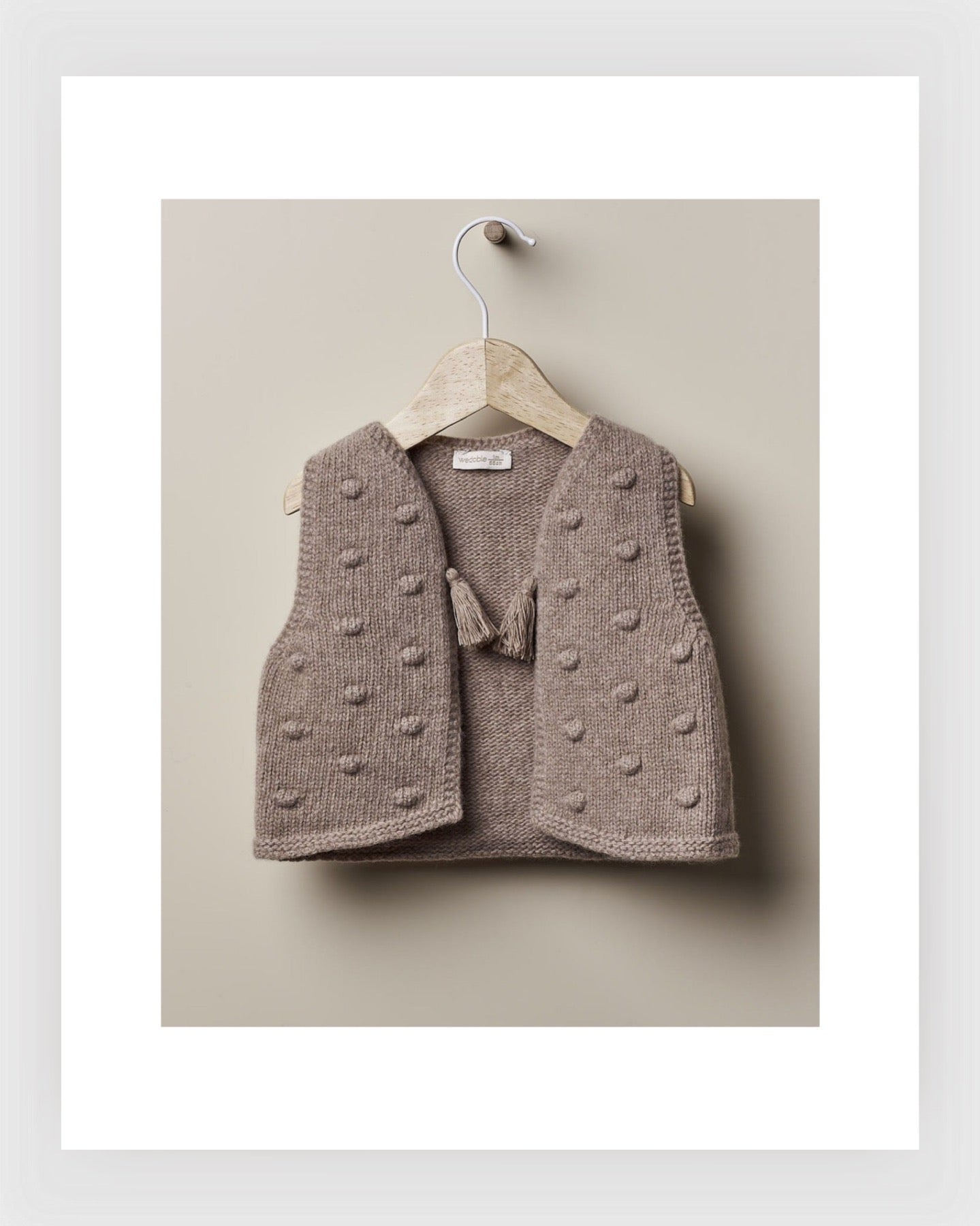 Wedoble Weste für Babys aus Wolle gestrickt | WINTERLIEBE