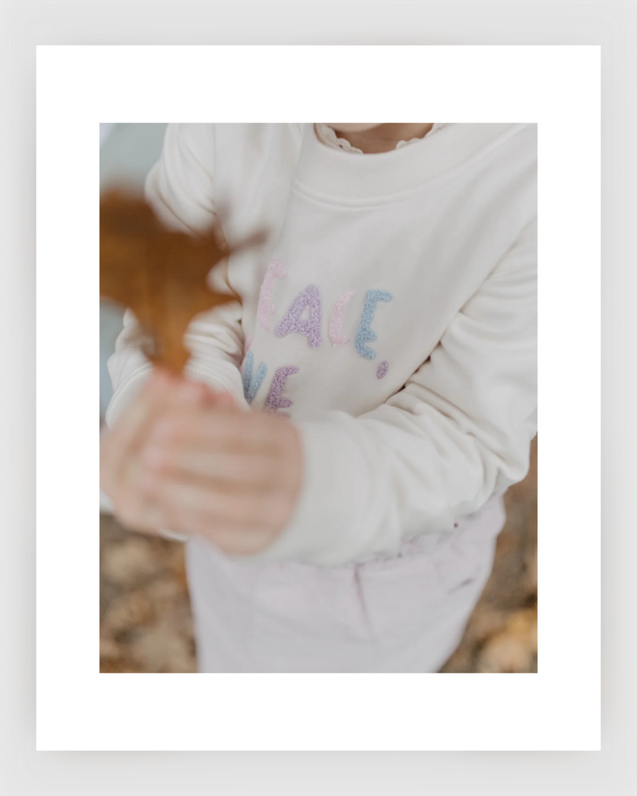 Leevje - SWEATSHIRT 'PEACE, LOVE & JOY' MIT RÜSCHENSAUM