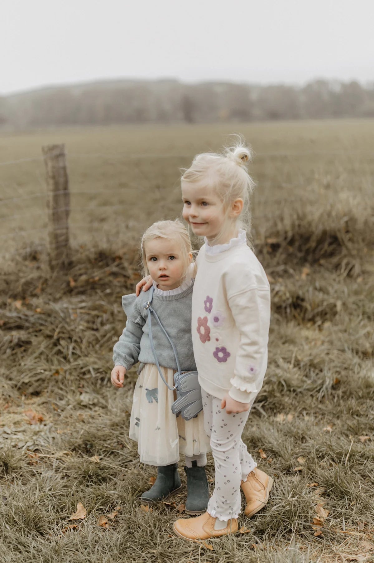 Leevje - SCHLAG-LEGGINGS 'LAVENDER FLOWERS' MIT SCHLEIFE AUS BIO-BAUMWOLLE