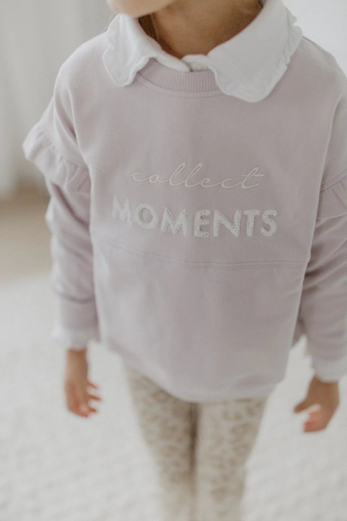 Leevje - OVERSIZED SWEATSHIRT 'COLLECT MOMENTS' MIT BAUCHTASCHE