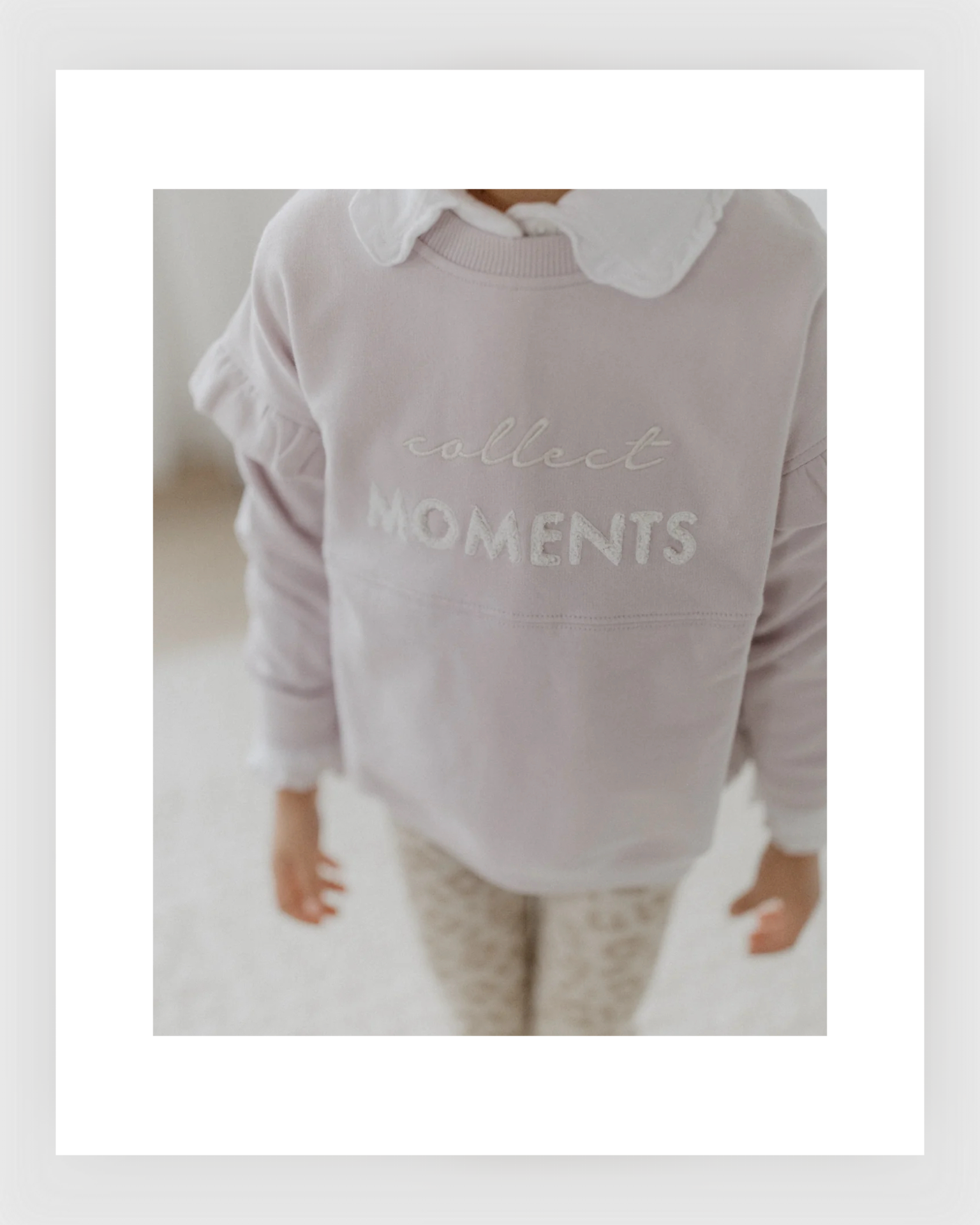 Leevje - OVERSIZED SWEATSHIRT 'COLLECT MOMENTS' MIT BAUCHTASCHE